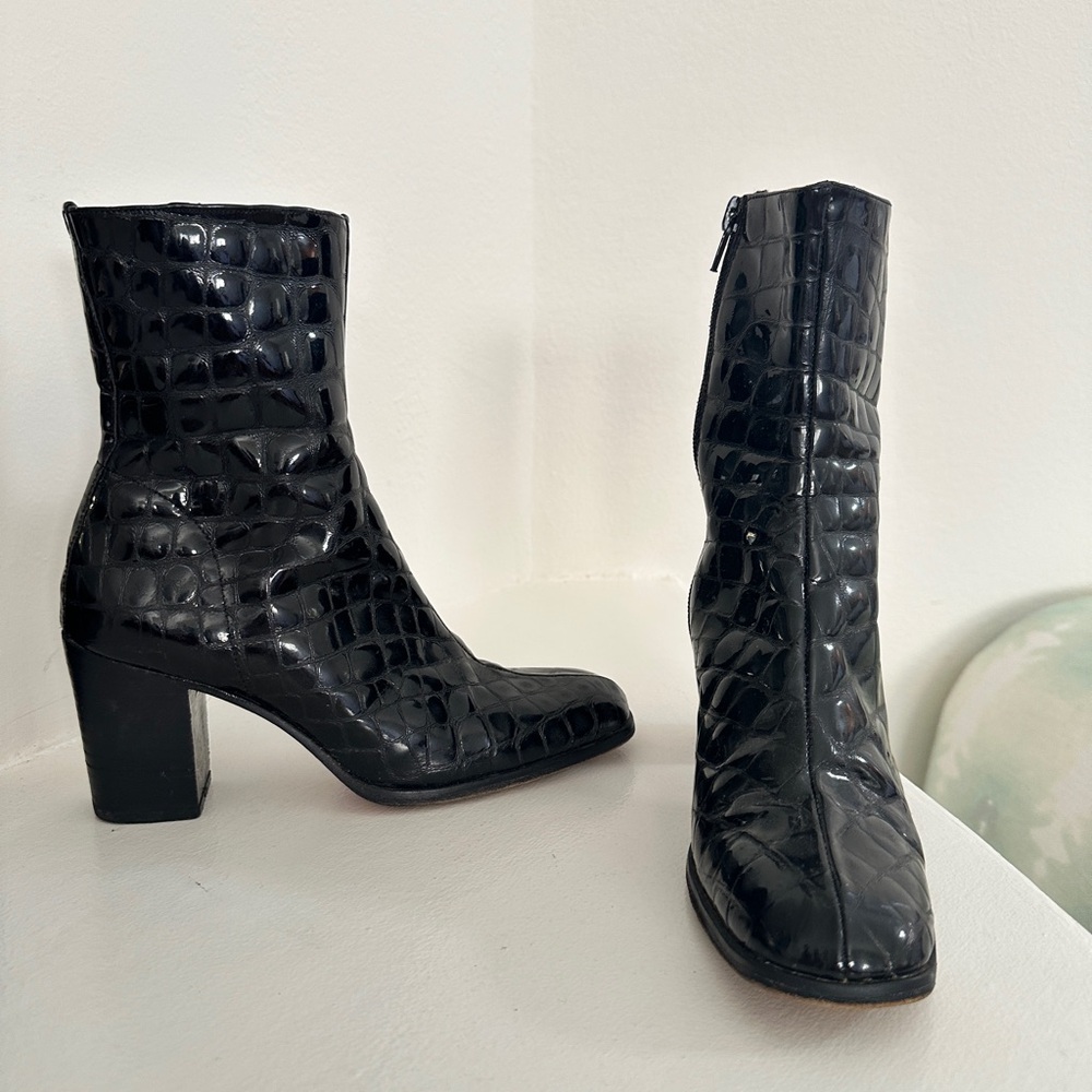Vintage CHARLES DAVID Croc-Embossed Ankle Boots size 7 - Picture 3 of 10